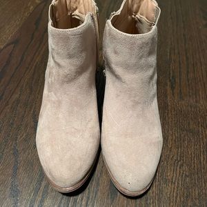 Treasure & Bond girls size 3 suede bootie